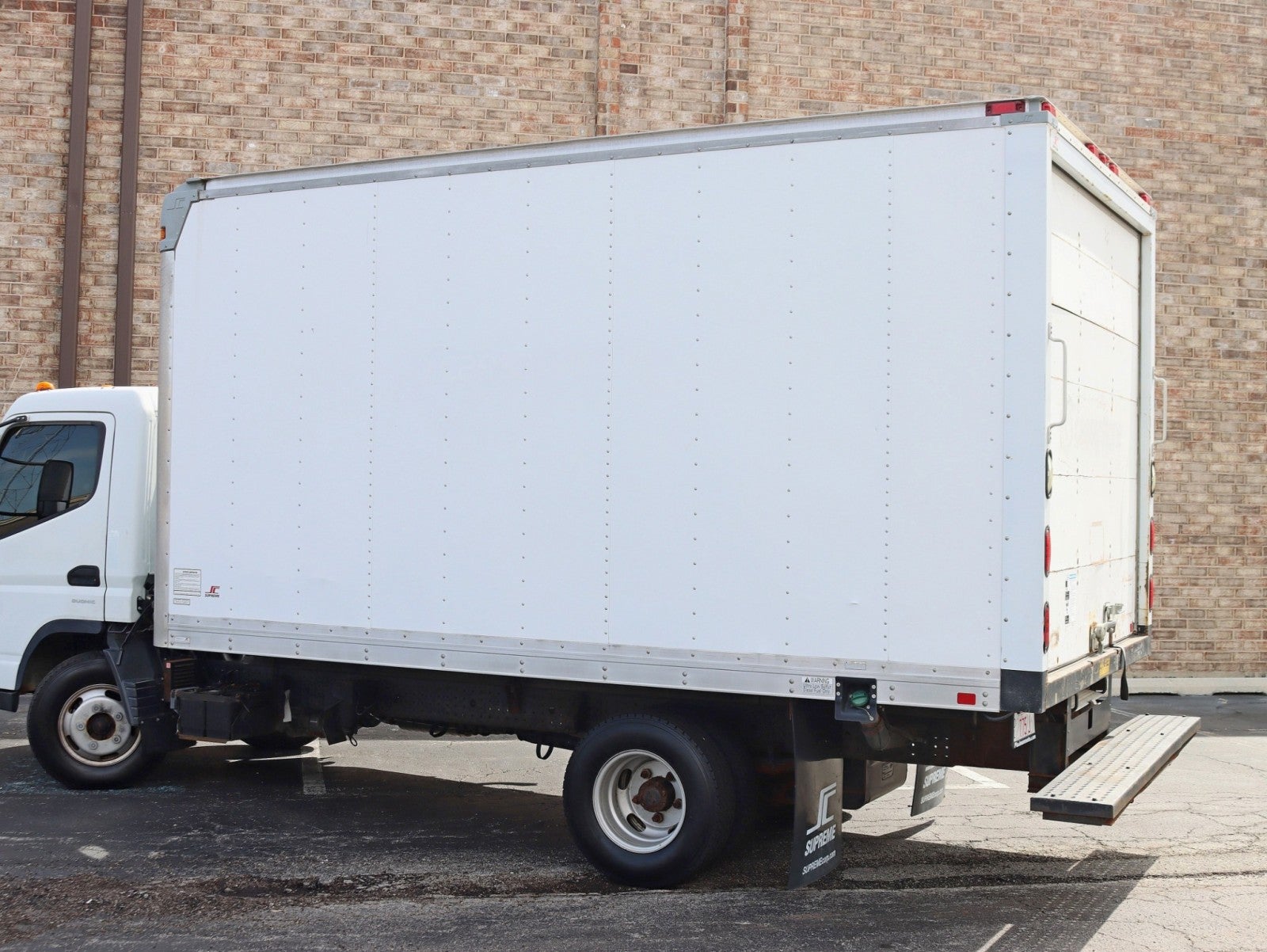 2013 Mitsubishi Fuso 2 Owner 34k miles Box Truck