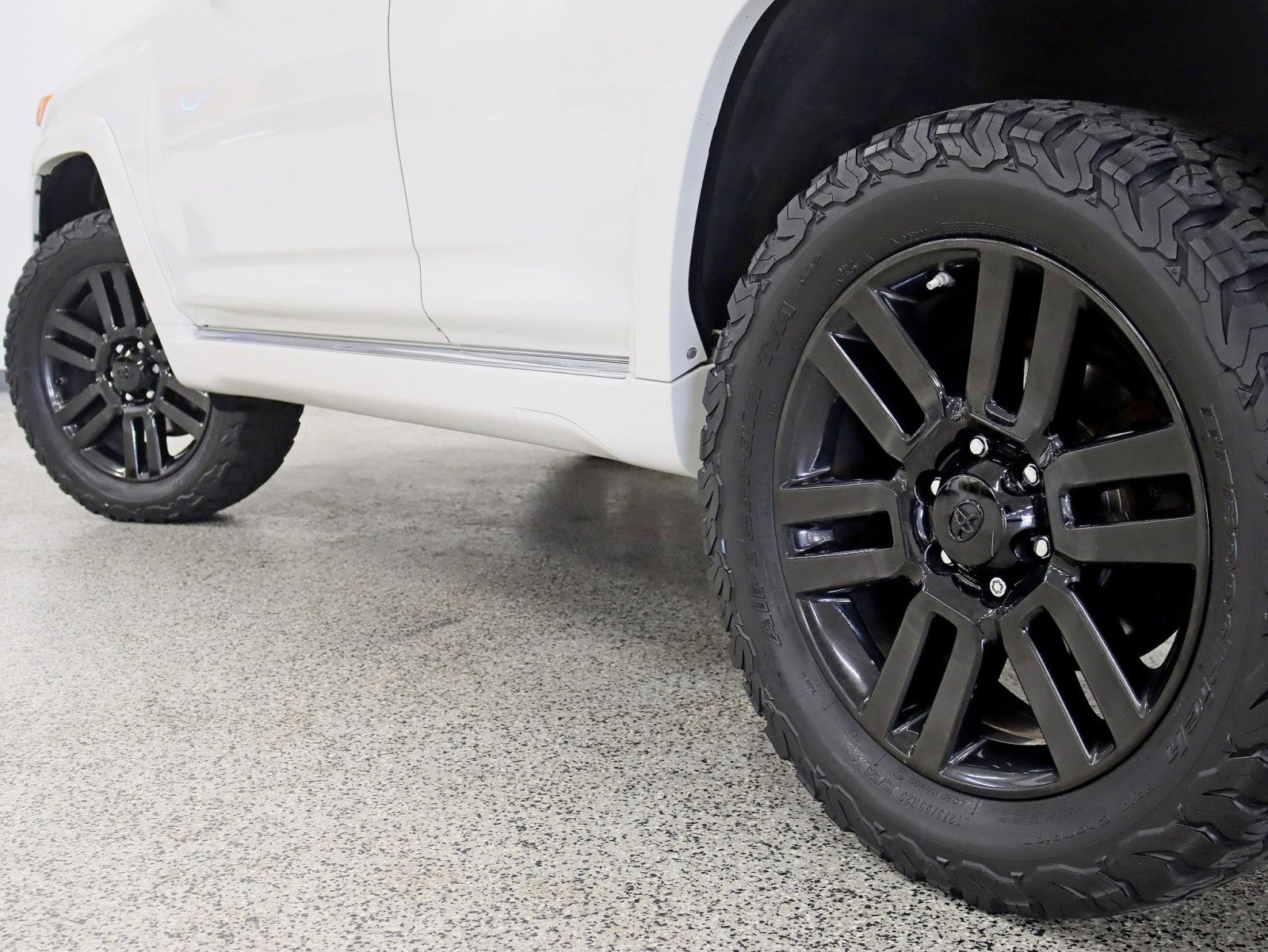 2013 Toyota 4Runner Limited 2 Owner V6 Roof Back Up camera Leather Fully Loaded Carfax Certified