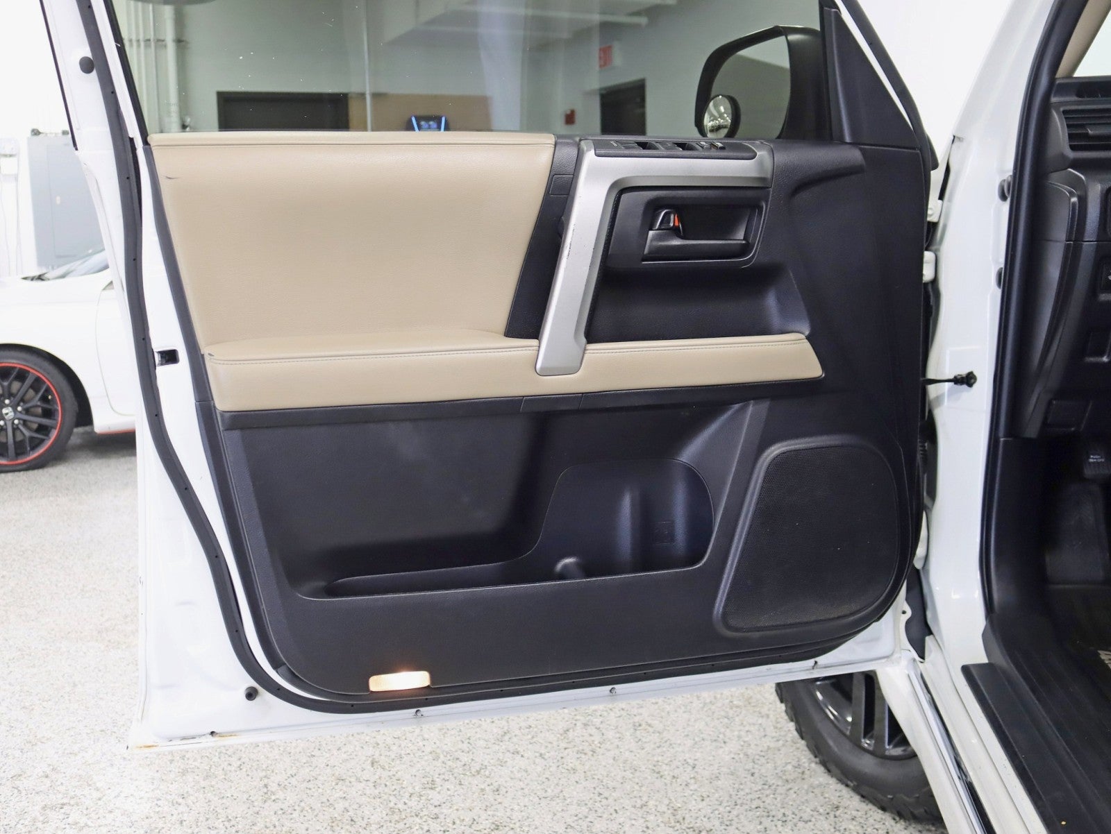 2013 Toyota 4Runner Limited 2 Owner V6 Roof Back Up camera Leather Fully Loaded Carfax Certified