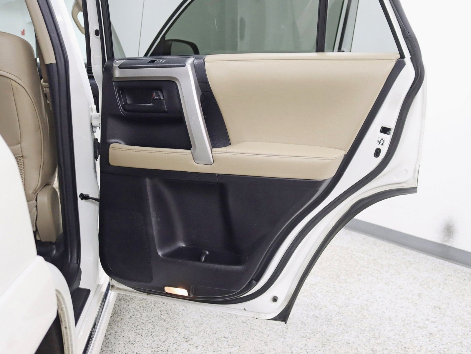 2013 Toyota 4Runner Limited 2 Owner V6 Roof Back Up camera Leather Fully Loaded Carfax Certified