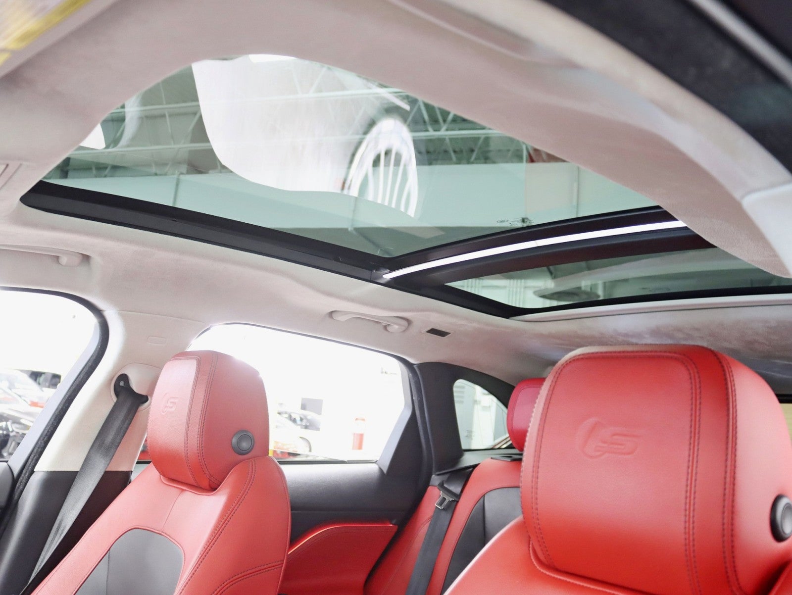 2018 Jaguar F-PACE S 2 Owner Pano Nav 360 Cameras Carfax Certified Loaded