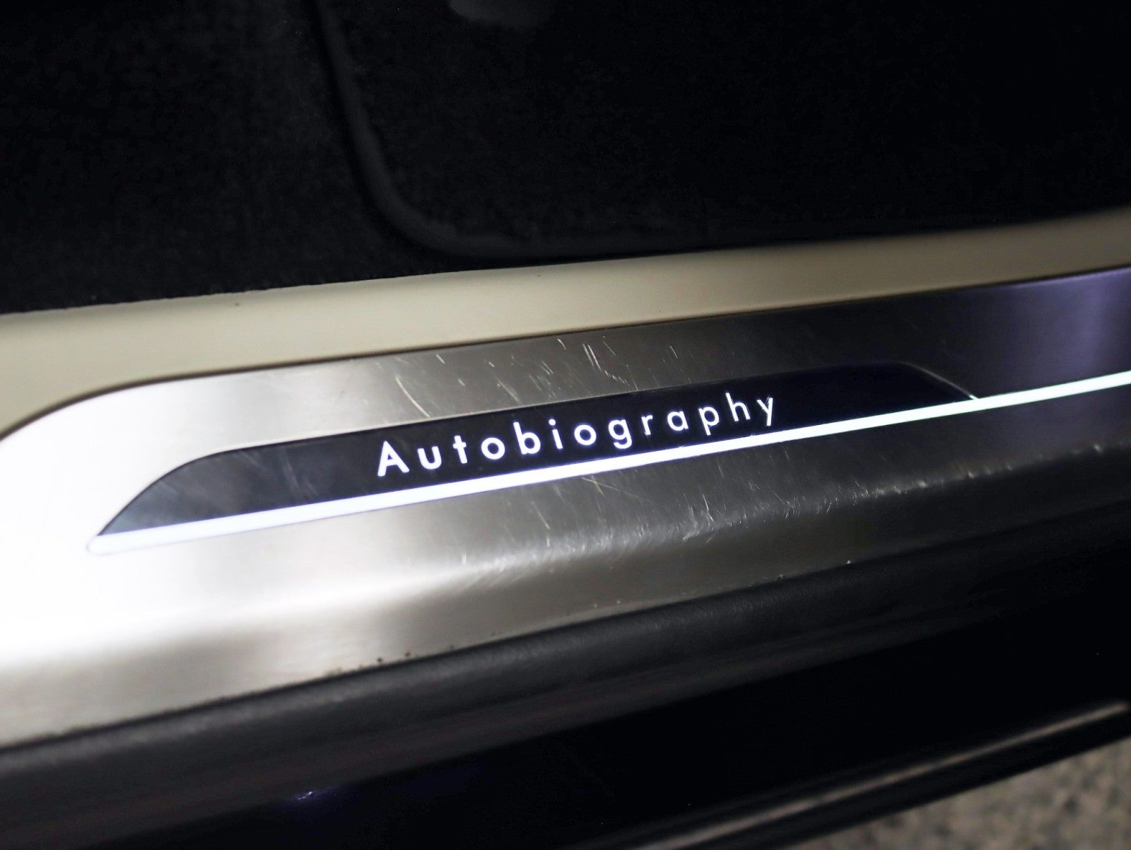 2023 Land Rover Range Rover Autobiography LWB 2 Owner 7 Passenger Rear Entertainment Power Boards Fully Loaded