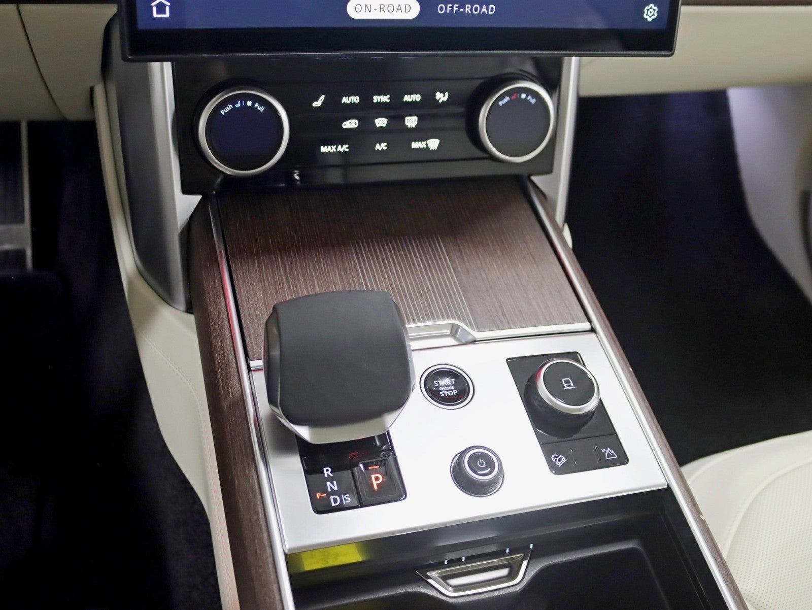 2023 Land Rover Range Rover Autobiography LWB 2 Owner 7 Passenger Rear Entertainment Power Boards Fully Loaded