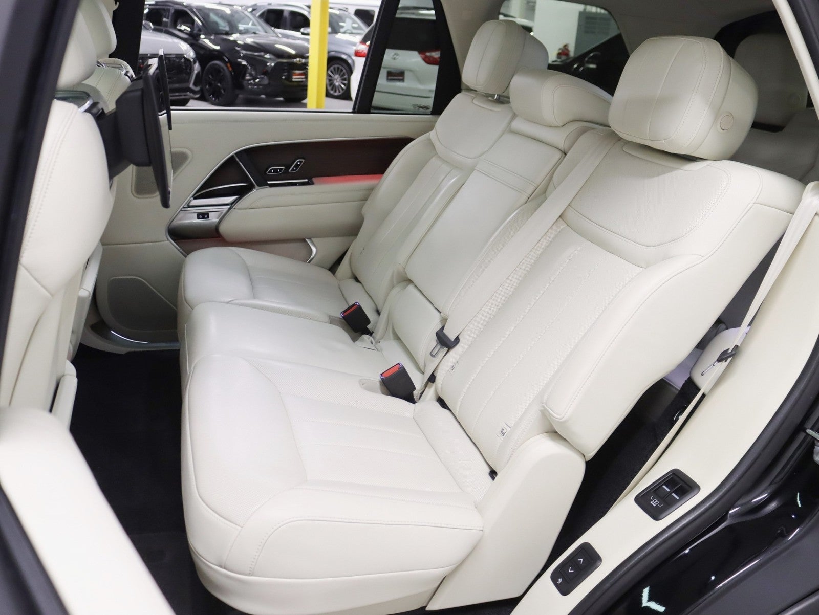 2023 Land Rover Range Rover Autobiography LWB 2 Owner 7 Passenger Rear Entertainment Power Boards Fully Loaded