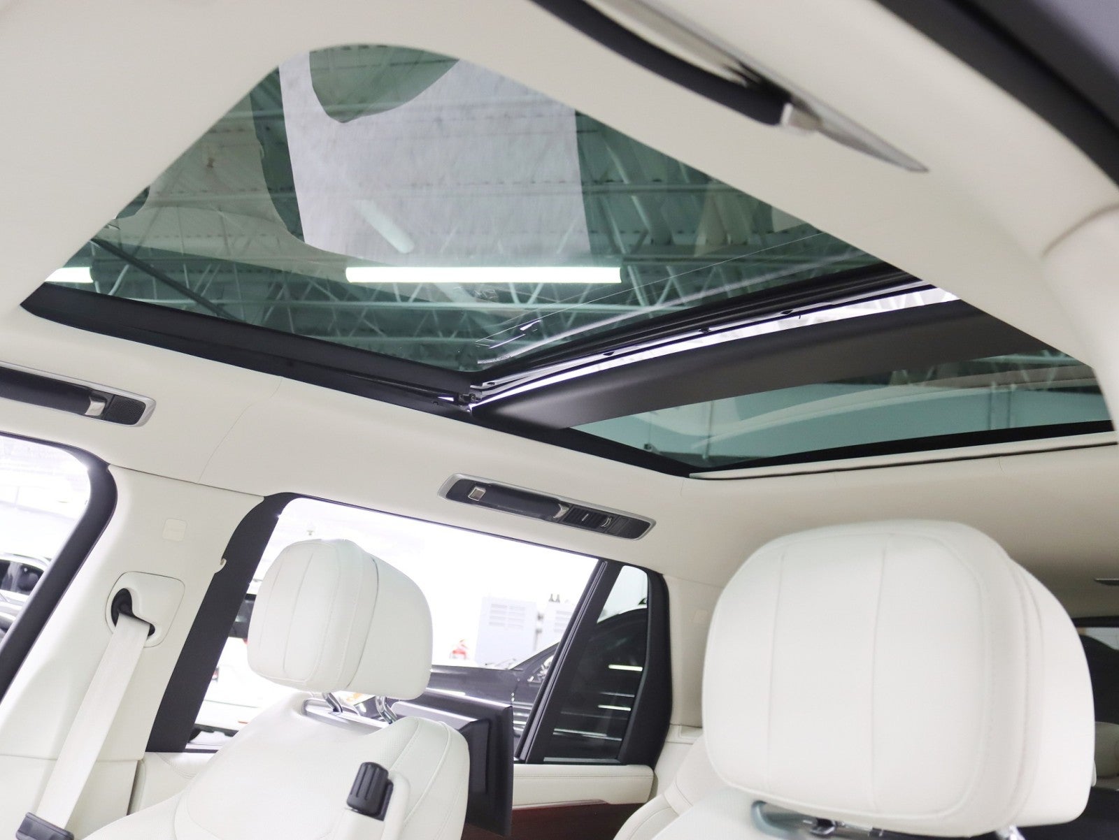 2023 Land Rover Range Rover Autobiography LWB 2 Owner 7 Passenger Rear Entertainment Power Boards Fully Loaded