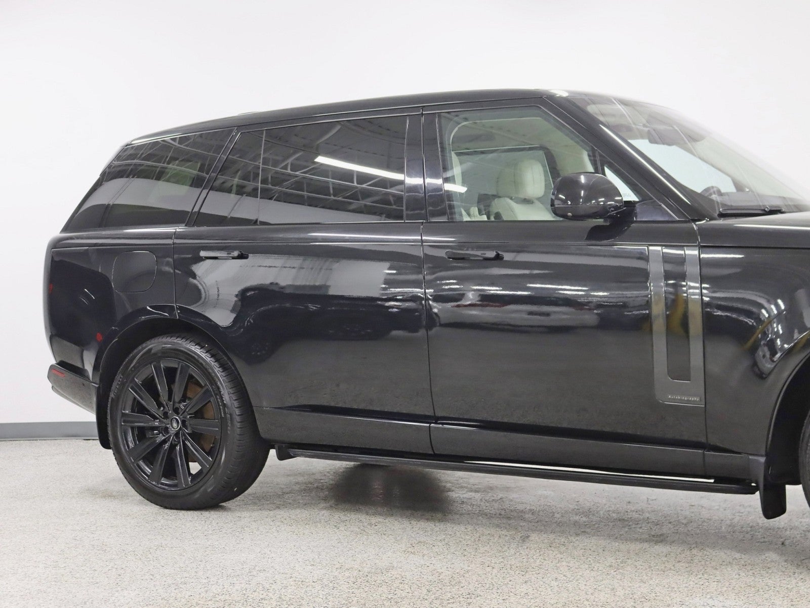 2023 Land Rover Range Rover Autobiography LWB 2 Owner 7 Passenger Rear Entertainment Power Boards Fully Loaded