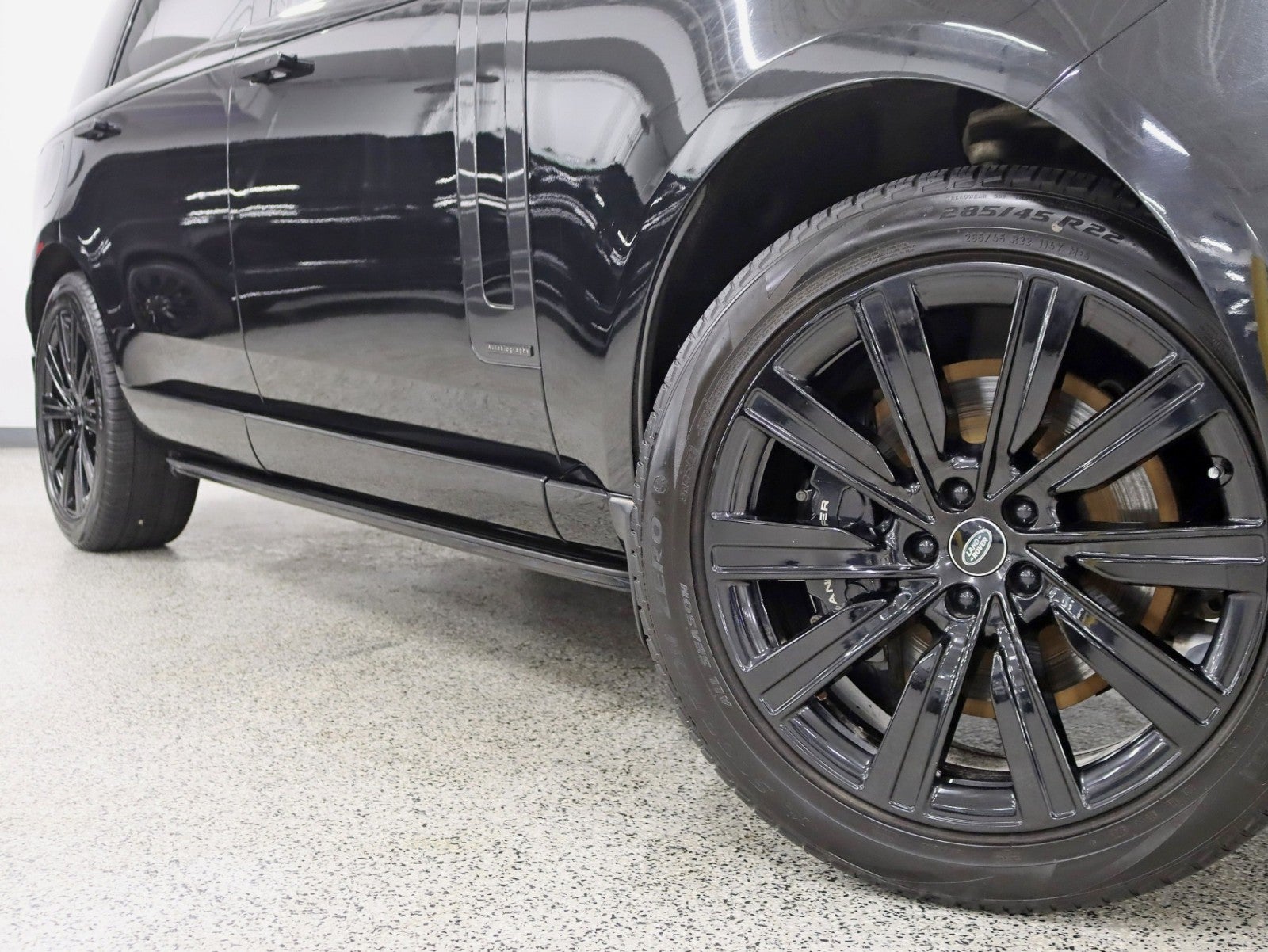 2023 Land Rover Range Rover Autobiography LWB 2 Owner 7 Passenger Rear Entertainment Power Boards Fully Loaded