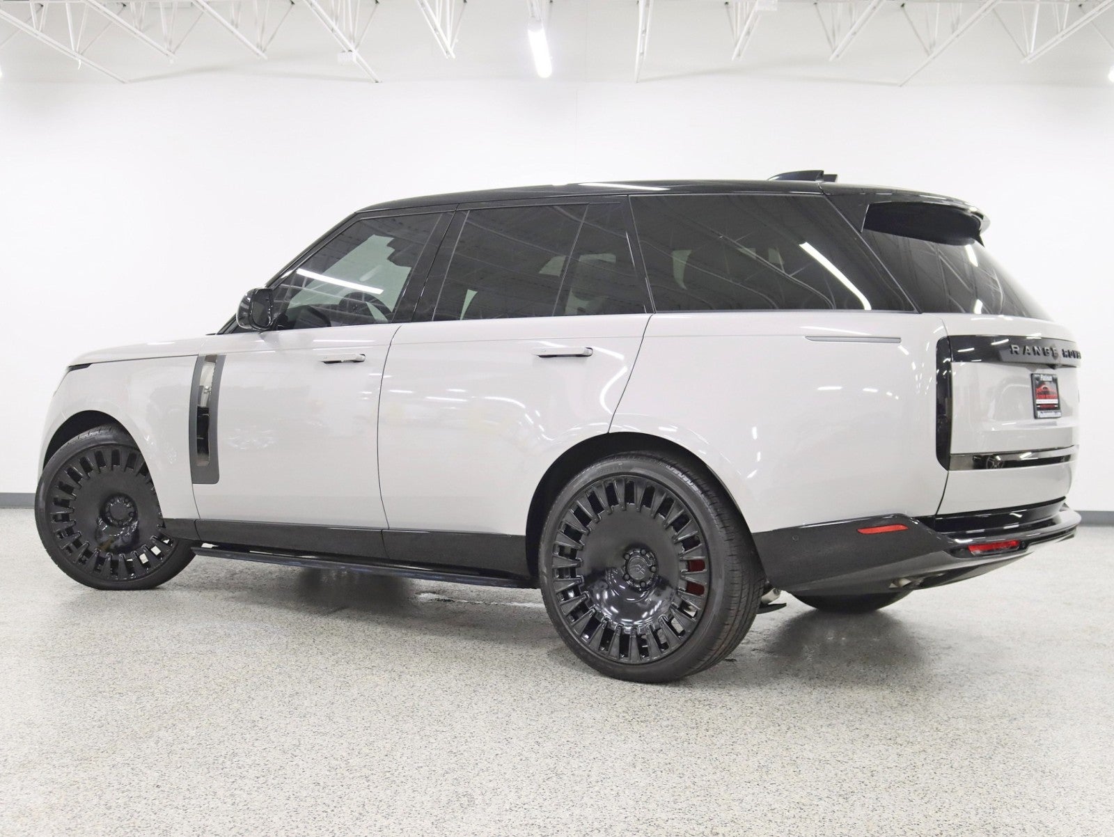 2025 Land Rover Range Rover SV Power boards 24in Avorza Monoblock Wheels MSRP Over $228k Fully