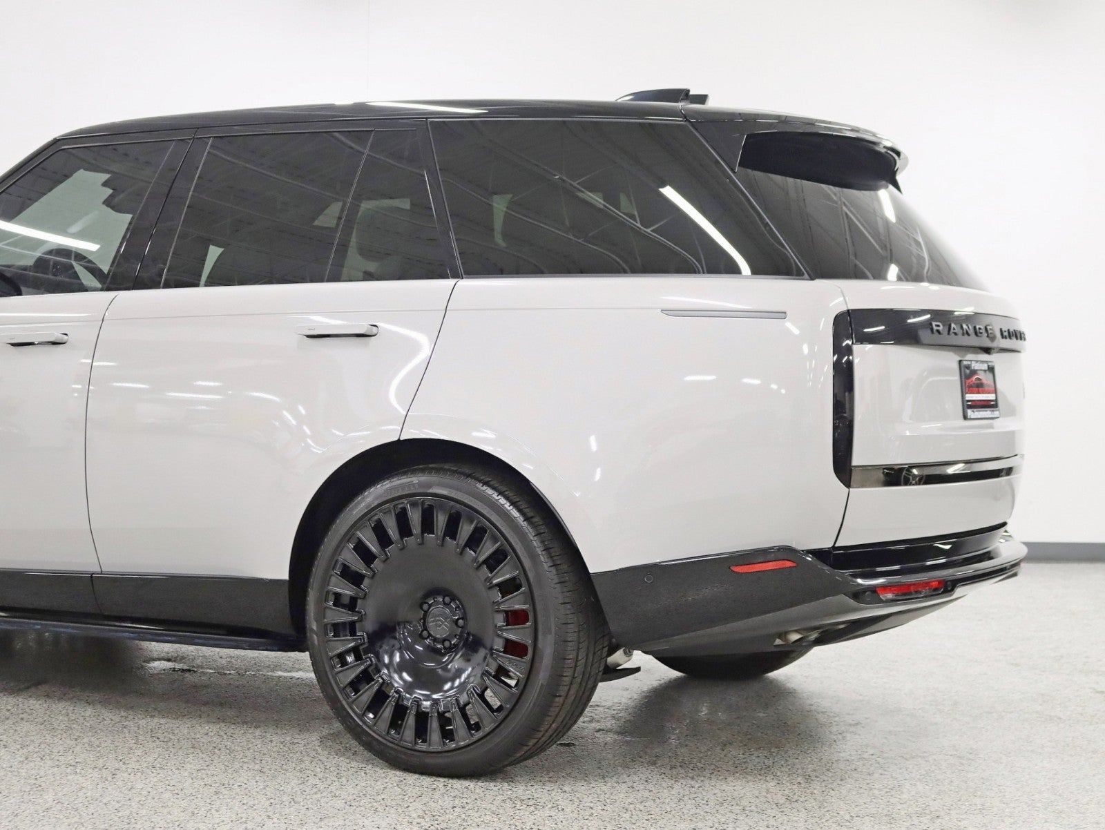 2025 Land Rover Range Rover SV Power boards 24in Avorza Monoblock Wheels MSRP Over $228k Fully