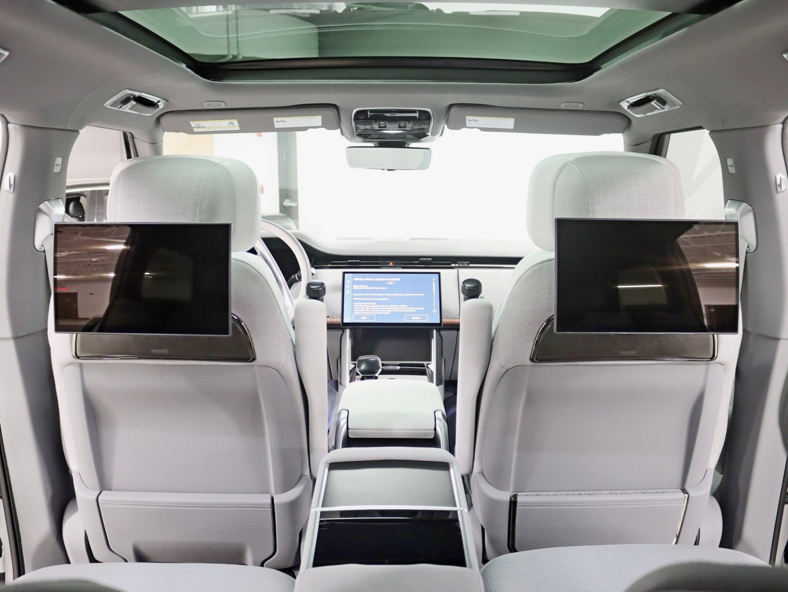 2025 Land Rover Range Rover SV Power boards 24in Avorza Monoblock Wheels MSRP Over $228k Fully