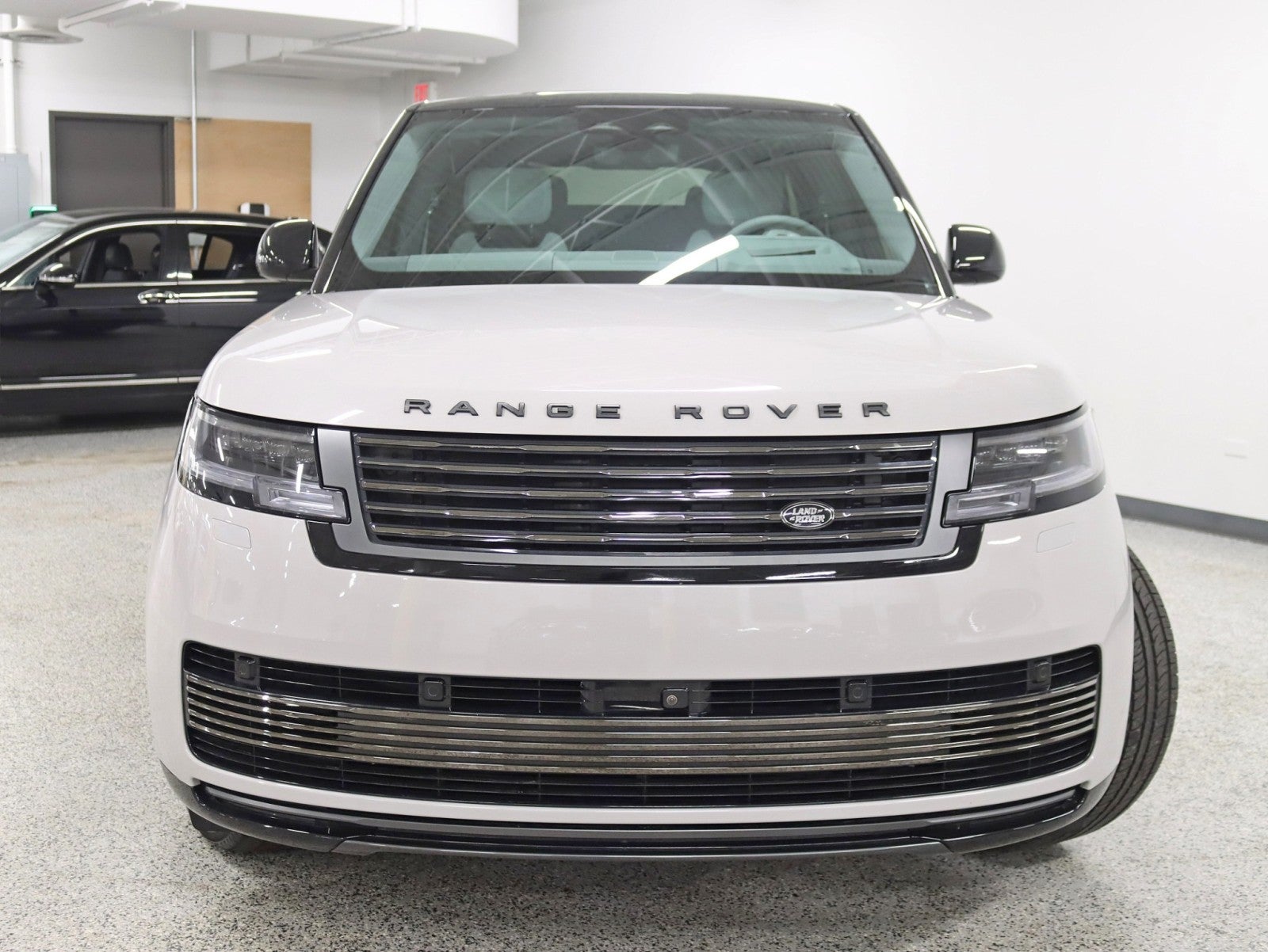 2025 Land Rover Range Rover SV Power boards 24in Avorza Monoblock Wheels MSRP Over $228k Fully