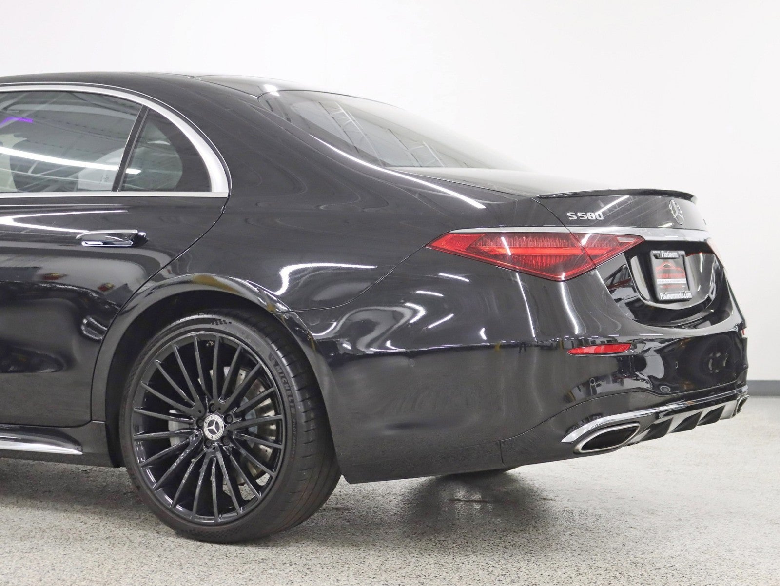 2022 Mercedes-Benz S 580 4MATIC® 3D Tech Pkg AMG® Sport 21in V Spoke Wheels Pano Nav Back Up Camera Loaded