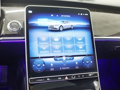 2022 Mercedes-Benz S 580 4MATIC® 3D Tech Pkg AMG® Sport 21in V Spoke Wheels Pano Nav Back Up Camera Loaded