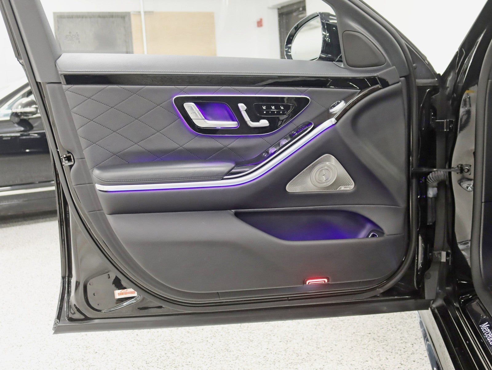 2022 Mercedes-Benz S 580 4MATIC® 3D Tech Pkg AMG® Sport 21in V Spoke Wheels Pano Nav Back Up Camera Loaded