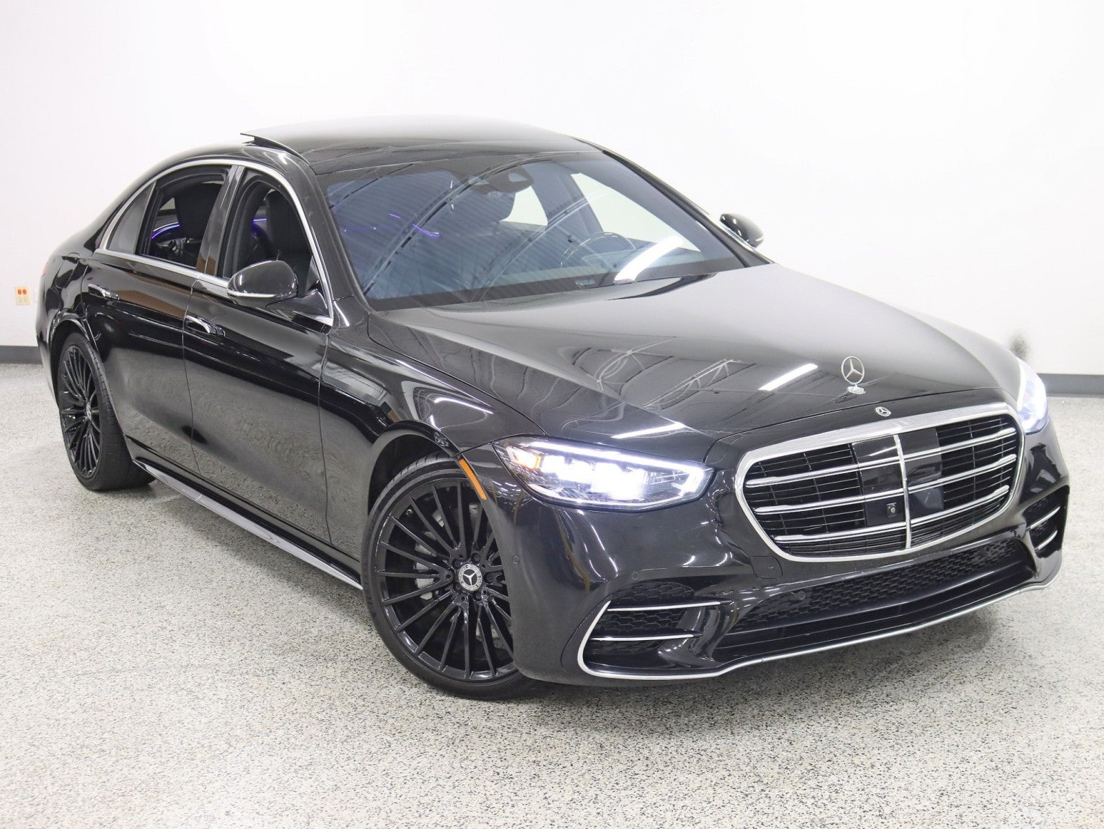 2022 Mercedes-Benz S 580 4MATIC® 3D Tech Pkg AMG® Sport 21in V Spoke Wheels Pano Nav Back Up Camera Loaded