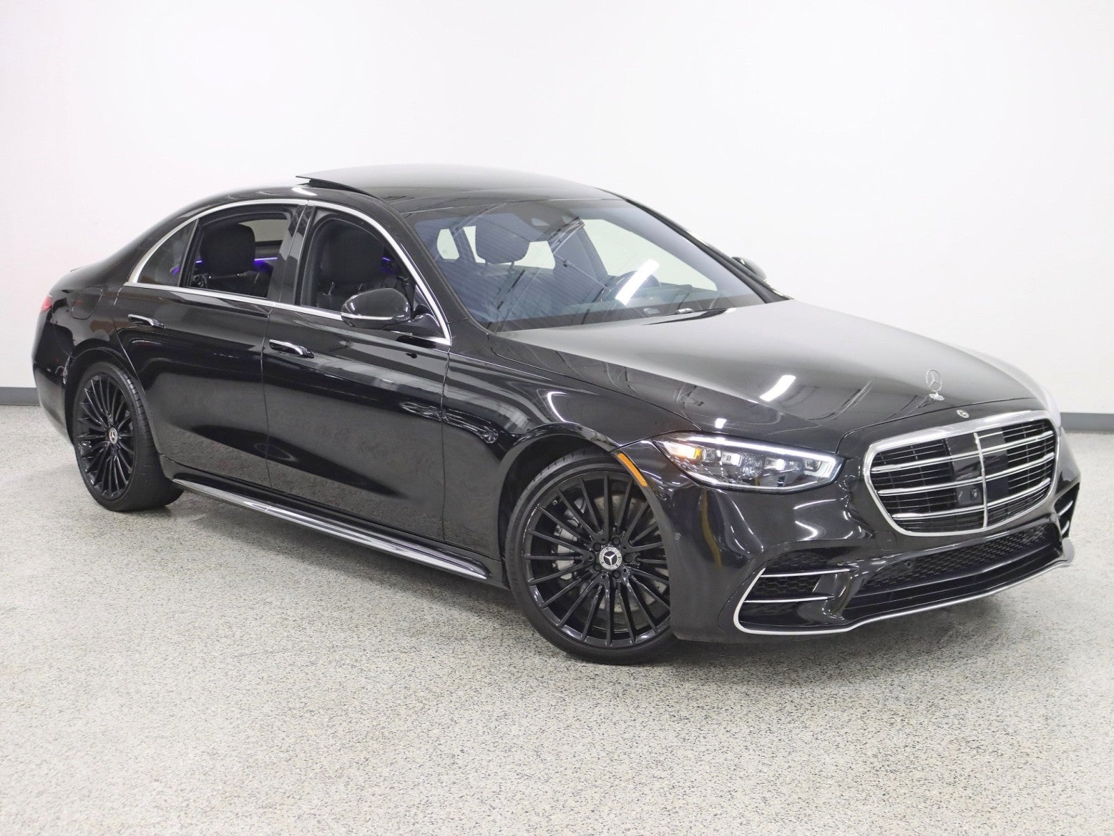 2022 Mercedes-Benz S 580 4MATIC® 3D Tech Pkg AMG® Sport 21in V Spoke Wheels Pano Nav Back Up Camera Loaded