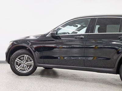 2022 Mercedes-Benz GLC 300 4MATIC® 2 Owner Pano Nav back Up Camera 12.3in Cluster Loaded