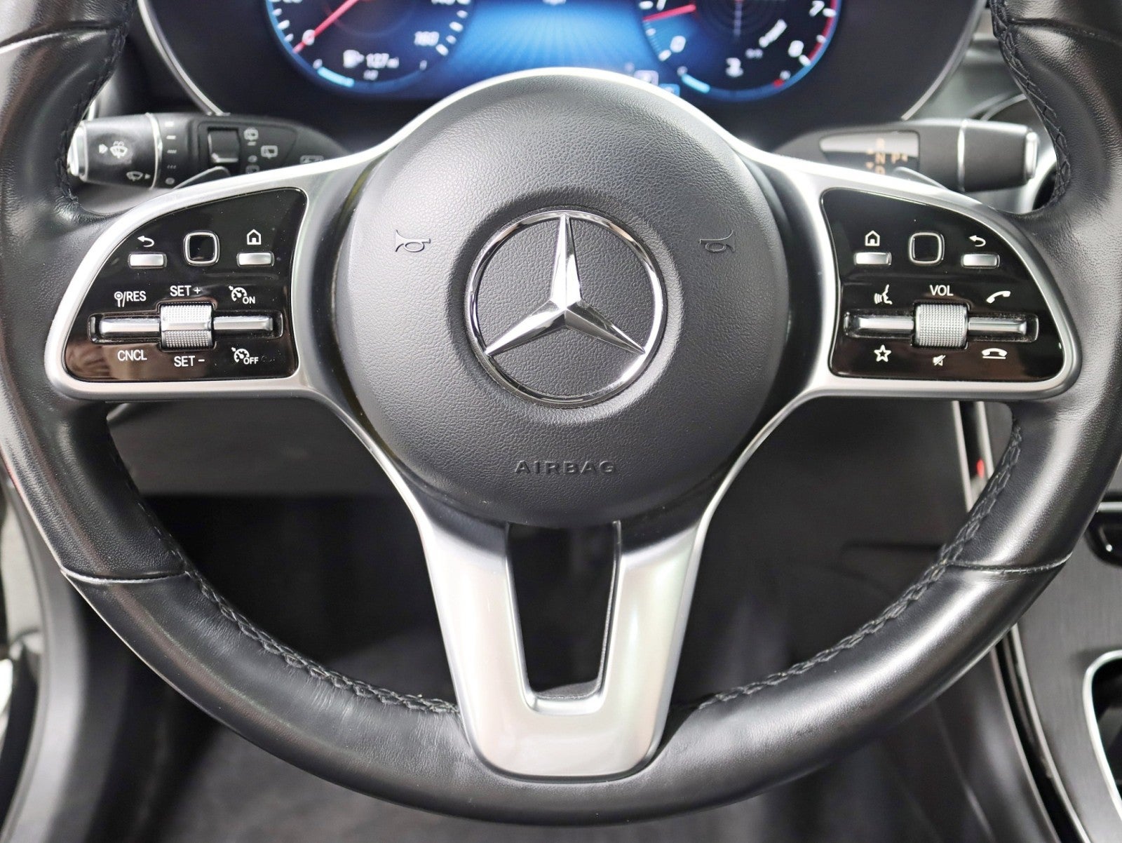 2022 Mercedes-Benz GLC 300 4MATIC® 2 Owner Pano Nav back Up Camera 12.3in Cluster Loaded