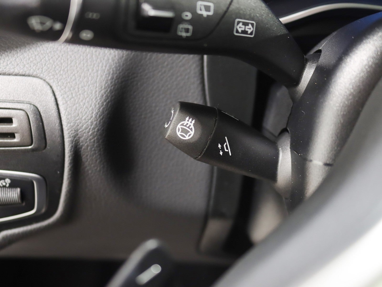 2022 Mercedes-Benz GLC 300 4MATIC® 2 Owner Pano Nav back Up Camera 12.3in Cluster Loaded