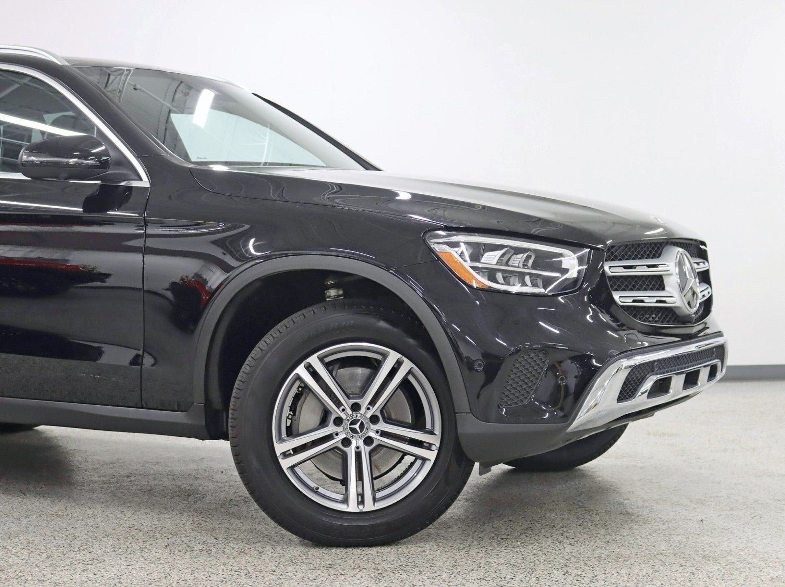 2022 Mercedes-Benz GLC 300 4MATIC® 2 Owner Pano Nav back Up Camera 12.3in Cluster Loaded
