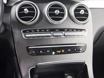 2022 Mercedes-Benz GLC 300 4MATIC® 2 Owner Pano Nav back Up Camera 12.3in Cluster Loaded