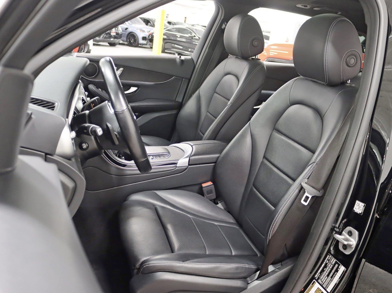 2022 Mercedes-Benz GLC 300 4MATIC® 2 Owner Pano Nav back Up Camera 12.3in Cluster Loaded