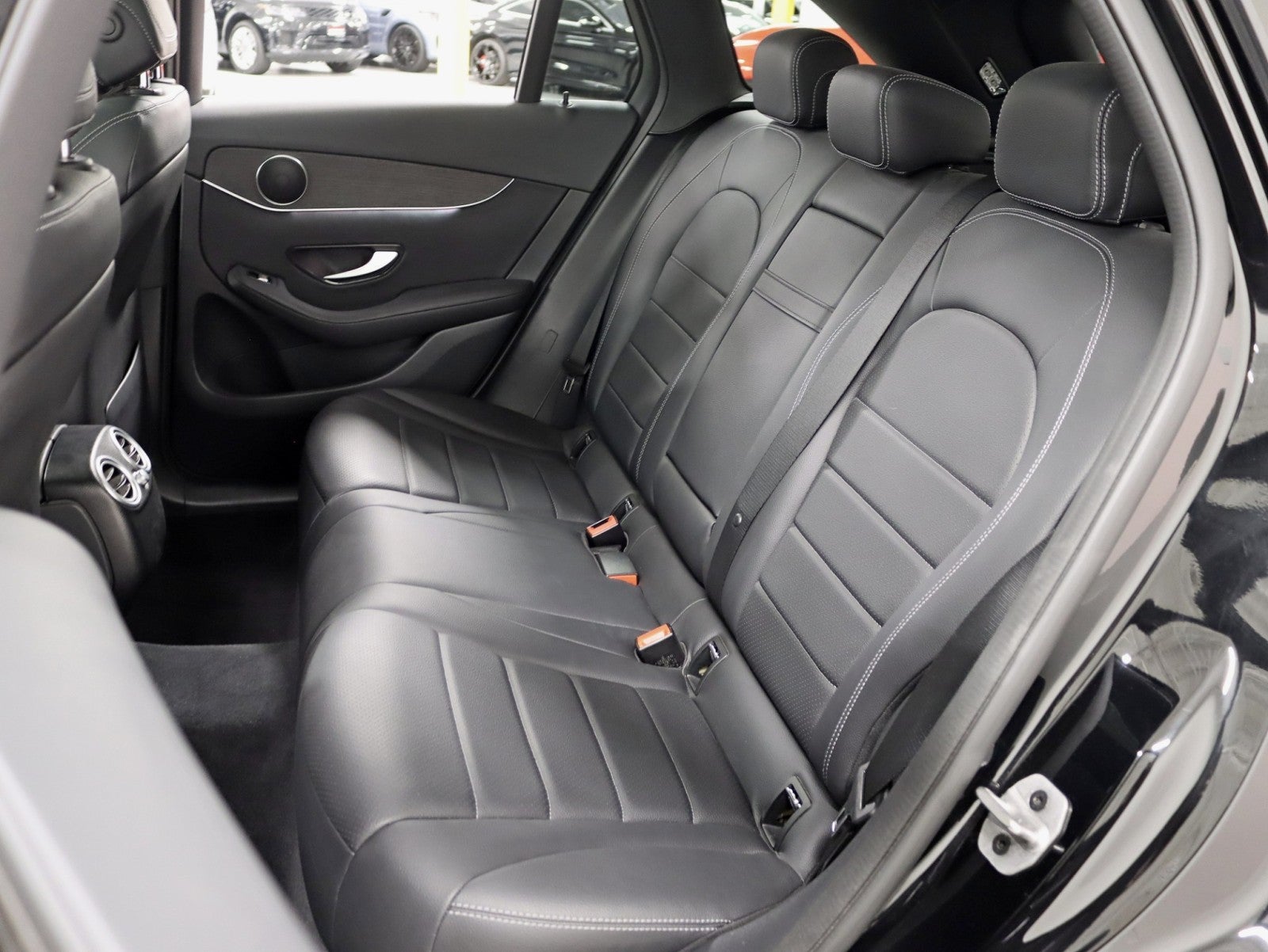 2022 Mercedes-Benz GLC 300 4MATIC® 2 Owner Pano Nav back Up Camera 12.3in Cluster Loaded