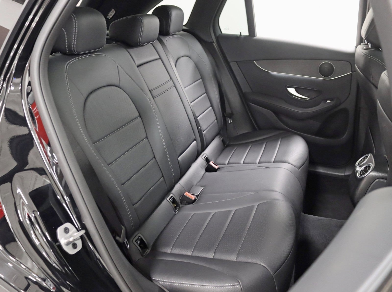 2022 Mercedes-Benz GLC 300 4MATIC® 2 Owner Pano Nav back Up Camera 12.3in Cluster Loaded