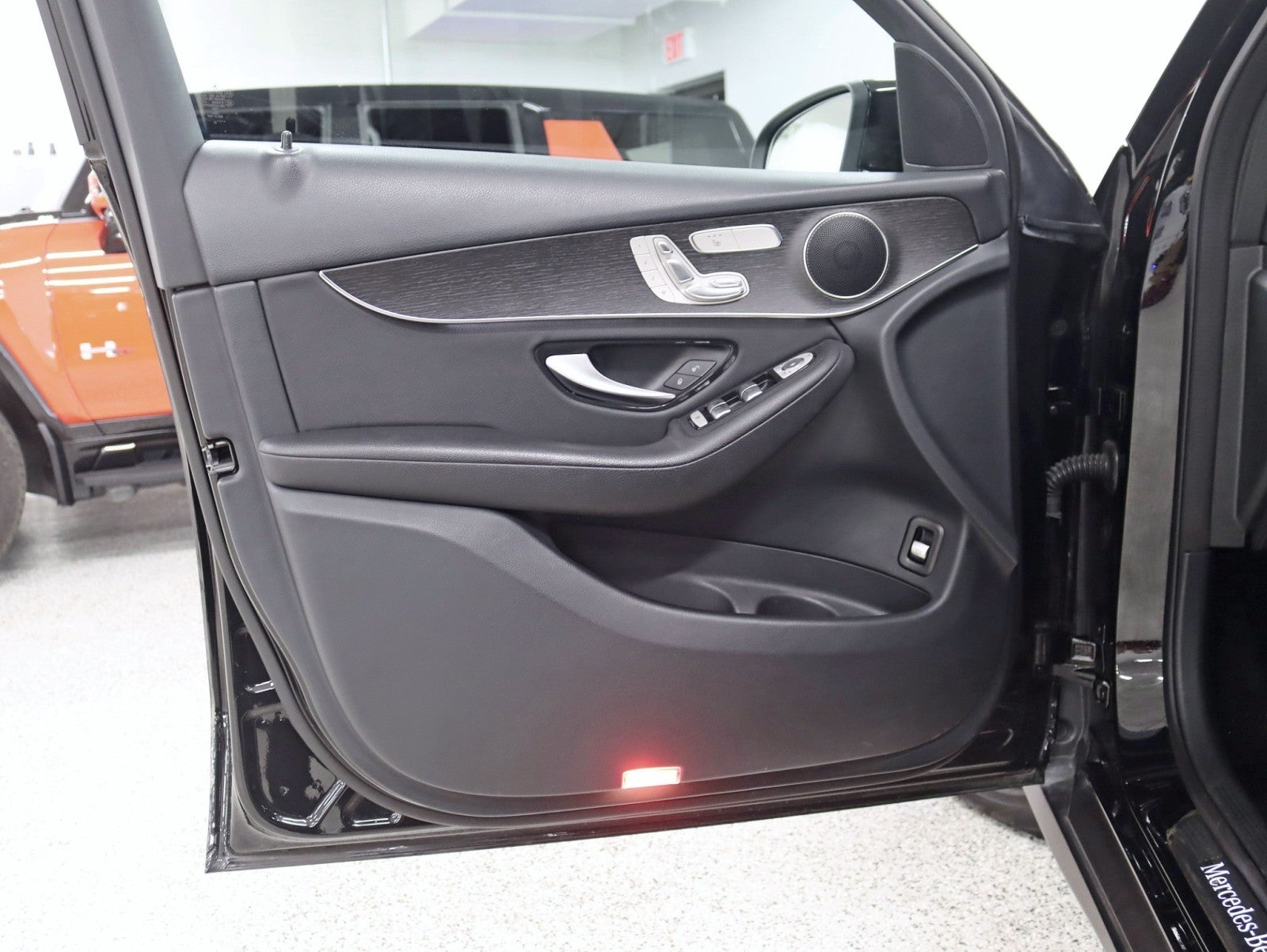 2022 Mercedes-Benz GLC 300 4MATIC® 2 Owner Pano Nav back Up Camera 12.3in Cluster Loaded