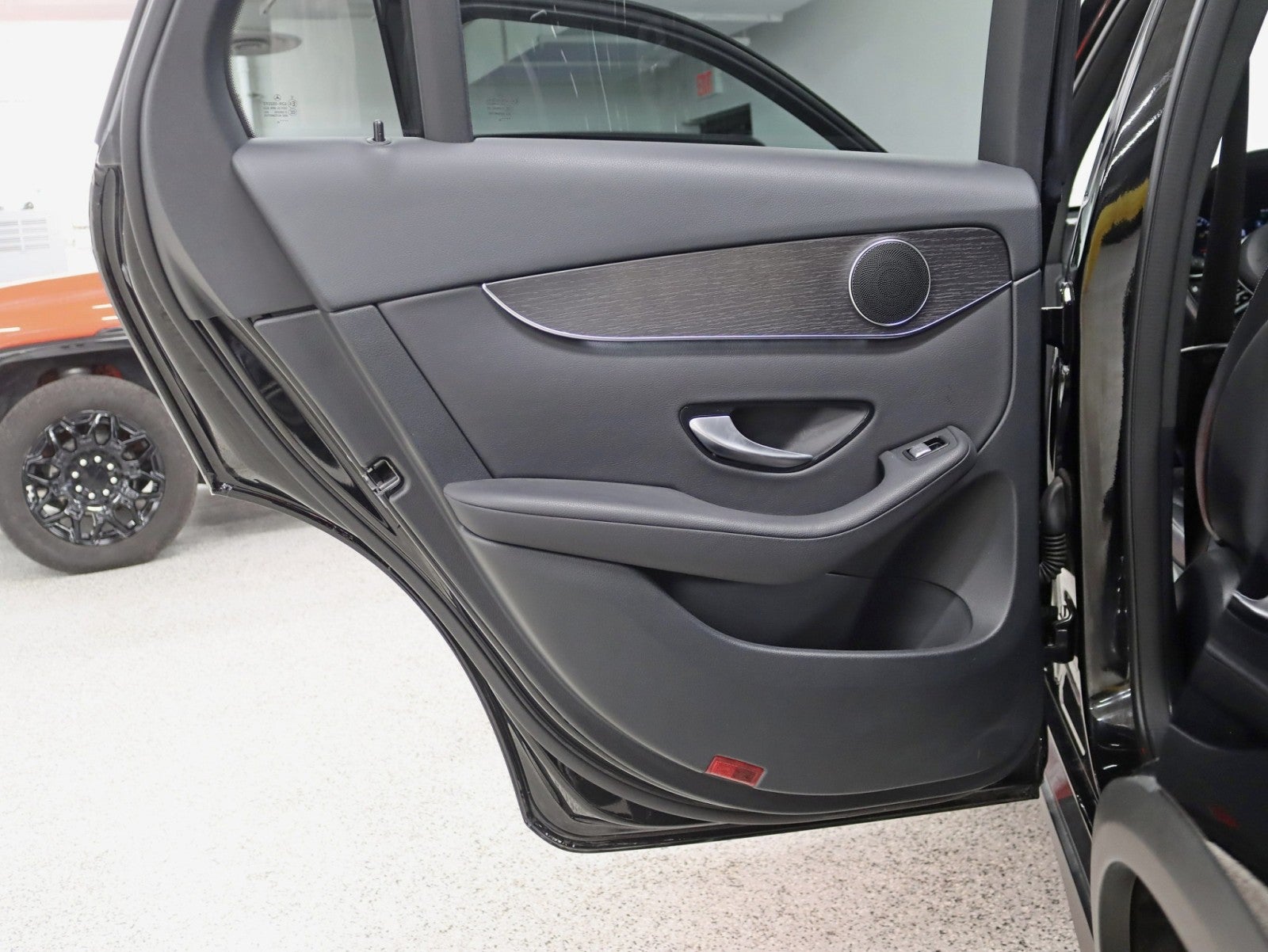 2022 Mercedes-Benz GLC 300 4MATIC® 2 Owner Pano Nav back Up Camera 12.3in Cluster Loaded