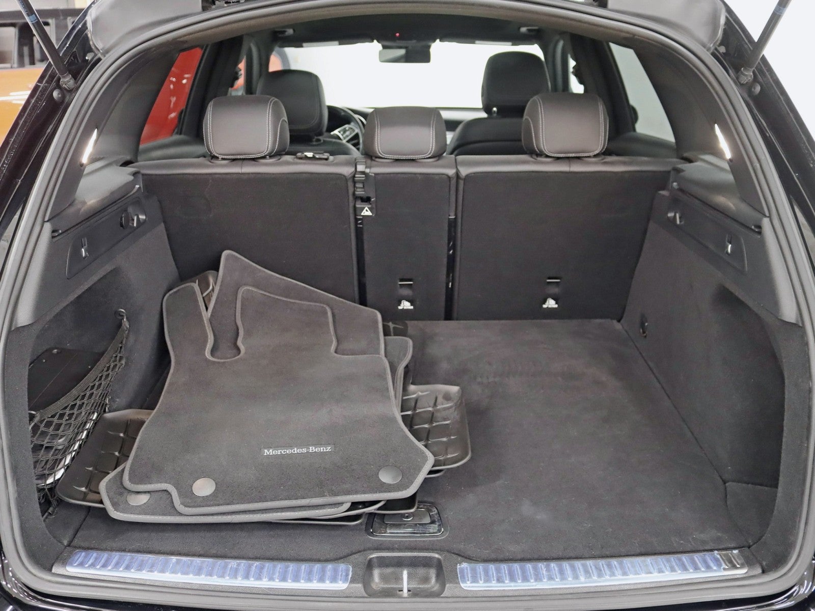 2022 Mercedes-Benz GLC 300 4MATIC® 2 Owner Pano Nav back Up Camera 12.3in Cluster Loaded