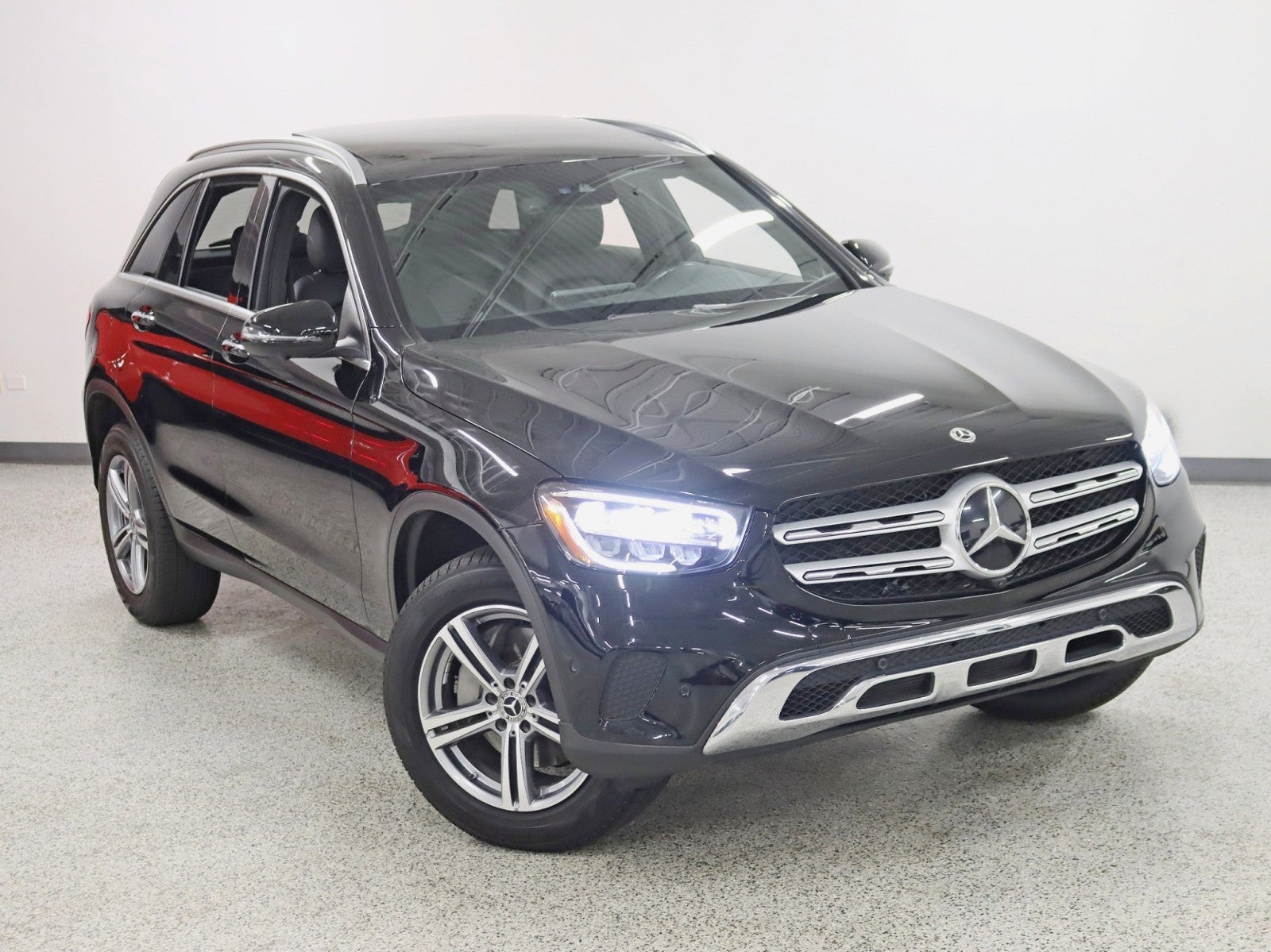 2022 Mercedes-Benz GLC 300 4MATIC® 2 Owner Pano Nav back Up Camera 12.3in Cluster Loaded