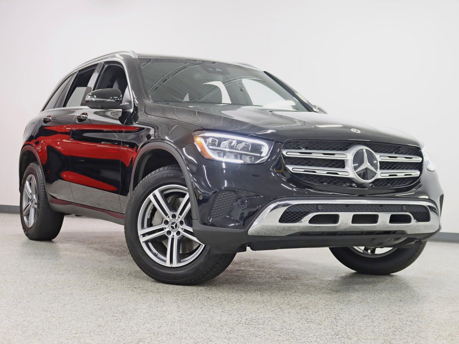 2022 Mercedes-Benz GLC 300 4MATIC® 2 Owner Pano Nav back Up Camera 12.3in Cluster Loaded