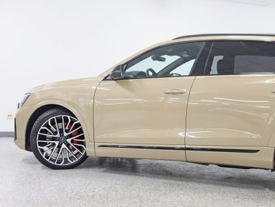 2025 Audi SQ8 Premium Plus 1 Owner 23in Wheel Pkg S Sport Pkg Executive Pkg Black optic Pkg Huge MSRP Over $113k