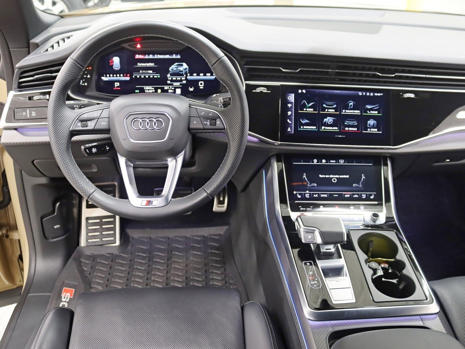 2025 Audi SQ8 Premium Plus 1 Owner 23in Wheel Pkg S Sport Pkg Executive Pkg Black optic Pkg Huge MSRP Over $113k