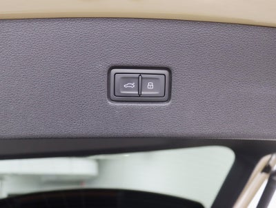 2025 Audi SQ8 Premium Plus 1 Owner 23in Wheel Pkg S Sport Pkg Executive Pkg Black optic Pkg Huge MSRP Over $113k