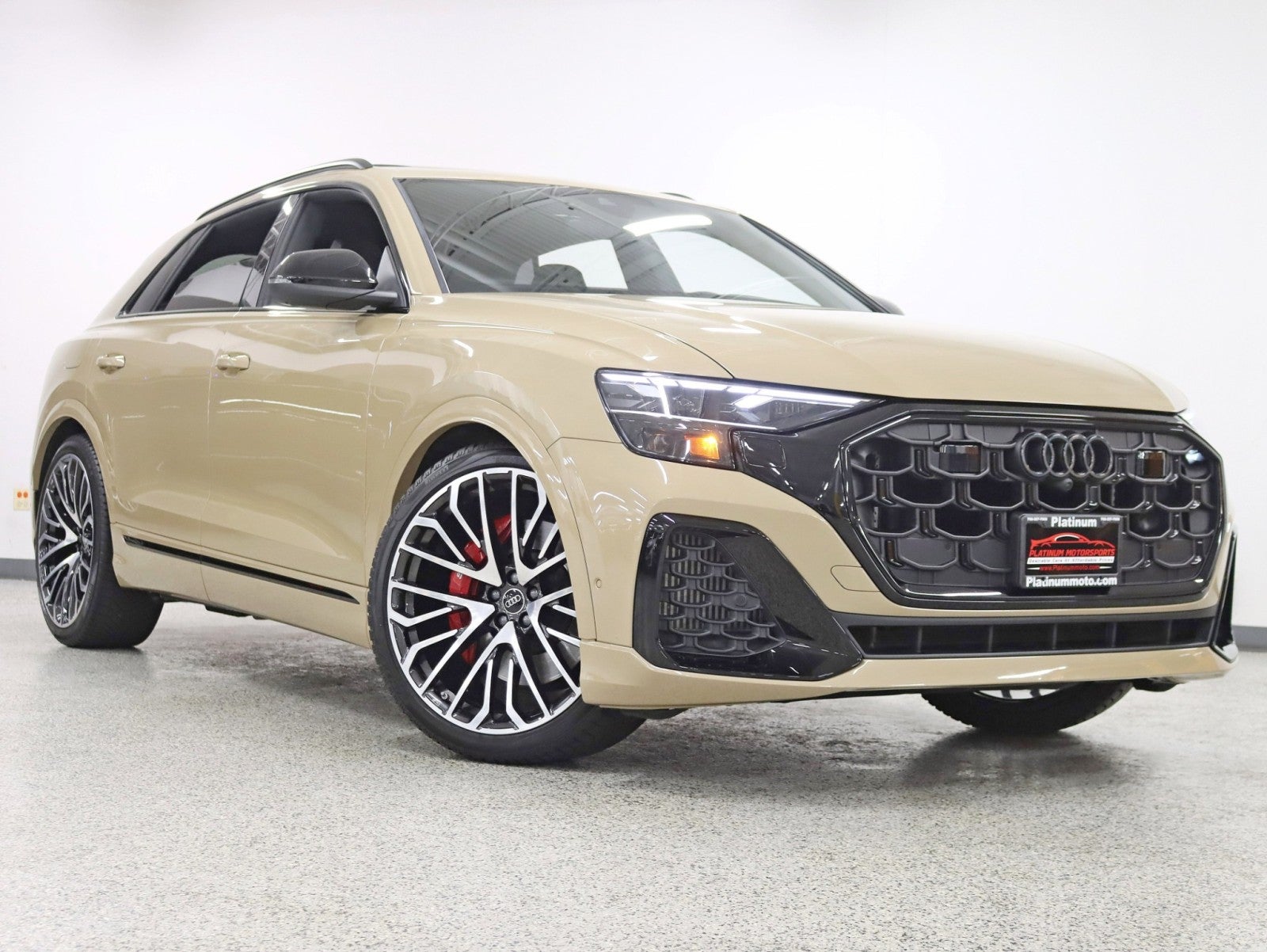 2025 Audi SQ8 Premium Plus 1 Owner 23in Wheel Pkg S Sport Pkg Executive Pkg Black optic Pkg Huge MSRP Over $113k