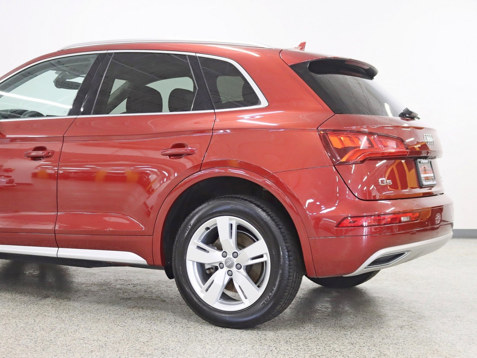 2018 Audi Q5 Premium Plus Nav Back up Camera Pano Leather Bang And Olufsen Sound Loaded