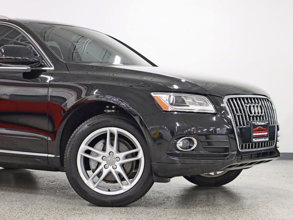 Used 2017 Audi Q5 Premium with VIN WA1C2AFP5HA086455 for sale in Hickory Hills, IL