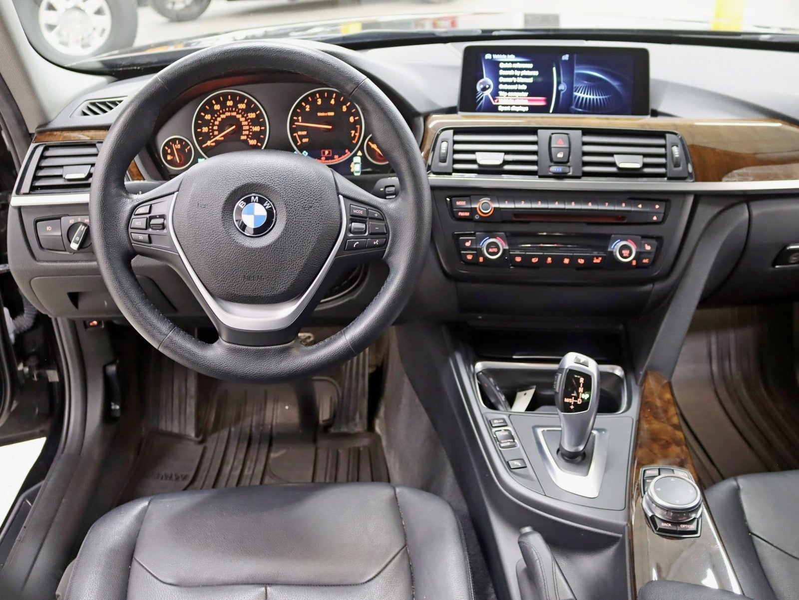 2015 BMW 328i xDrive 2 Owner Tech Pkg Premium Pkg Driver Assist Cold Weather Pkg Loaded