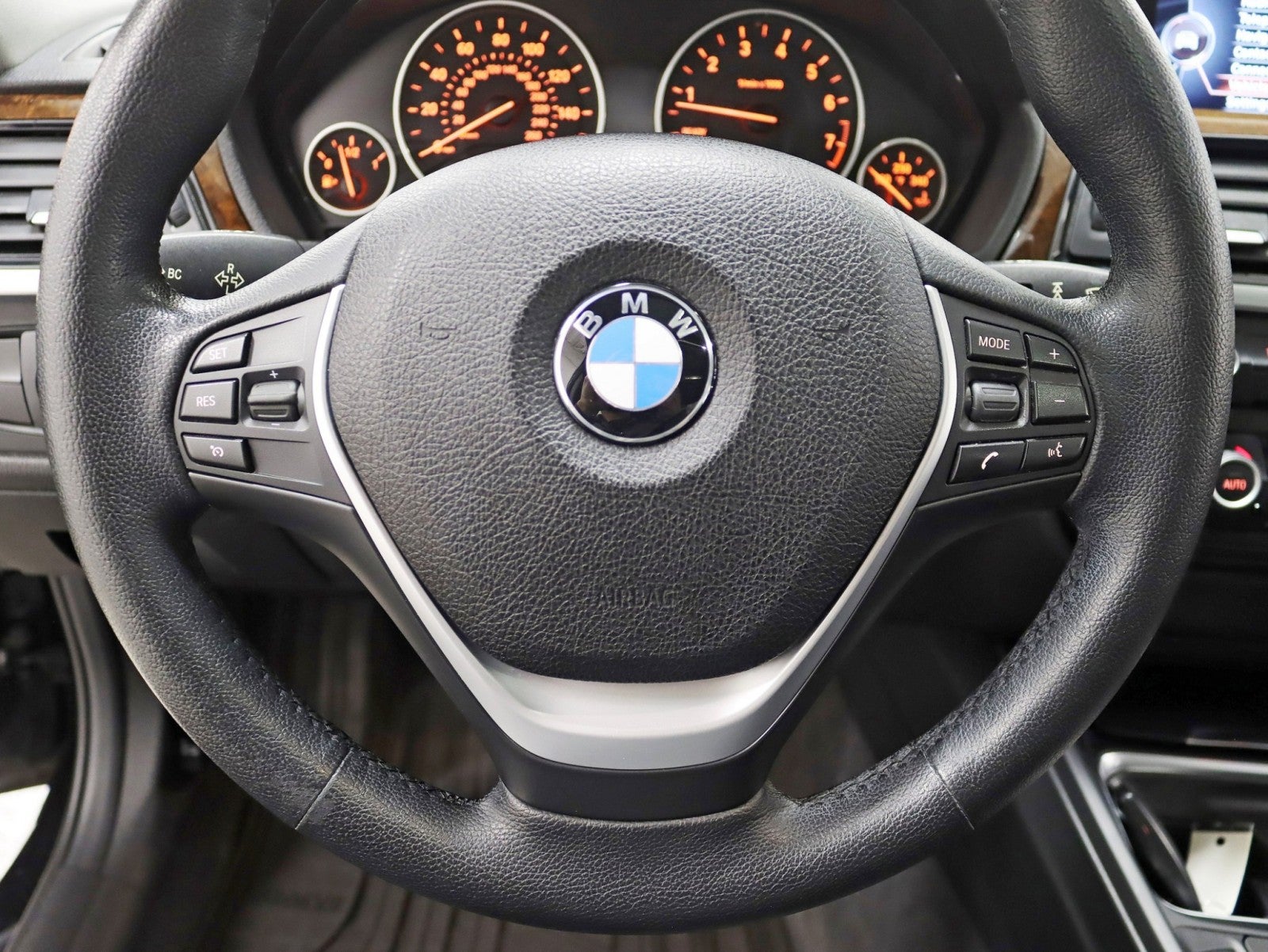 2015 BMW 328i xDrive 2 Owner Tech Pkg Premium Pkg Driver Assist Cold Weather Pkg Loaded
