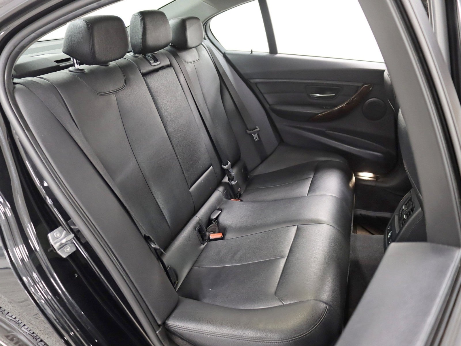 2015 BMW 328i xDrive 2 Owner Tech Pkg Premium Pkg Driver Assist Cold Weather Pkg Loaded