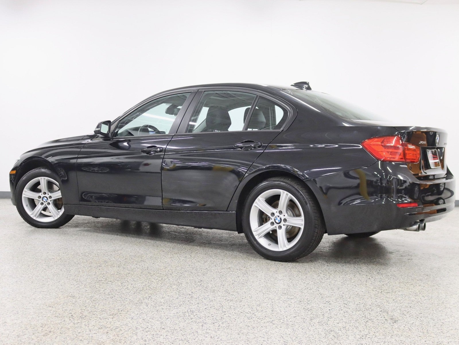 2015 BMW 328i xDrive 2 Owner Tech Pkg Premium Pkg Driver Assist Cold Weather Pkg Loaded