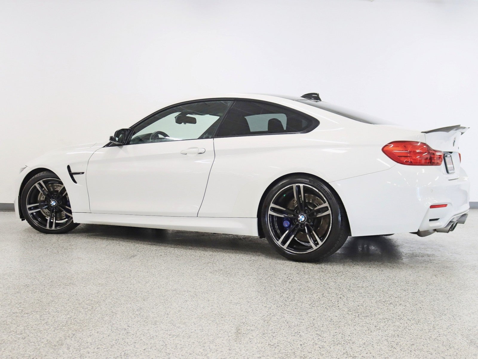 2016 BMW M4 Coupe M Carbon Roof