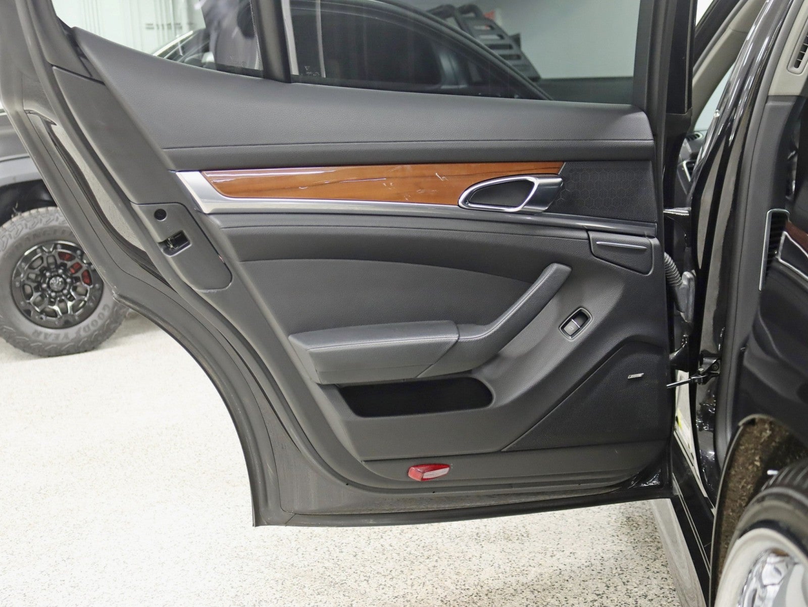 2011 Porsche Panamera S 24in Vellano's Big Screen Custom Stereo Fully Loaded