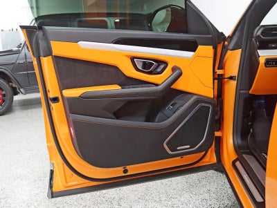 2021 Lamborghini Urus Pearl Capsule Pearl Capsule