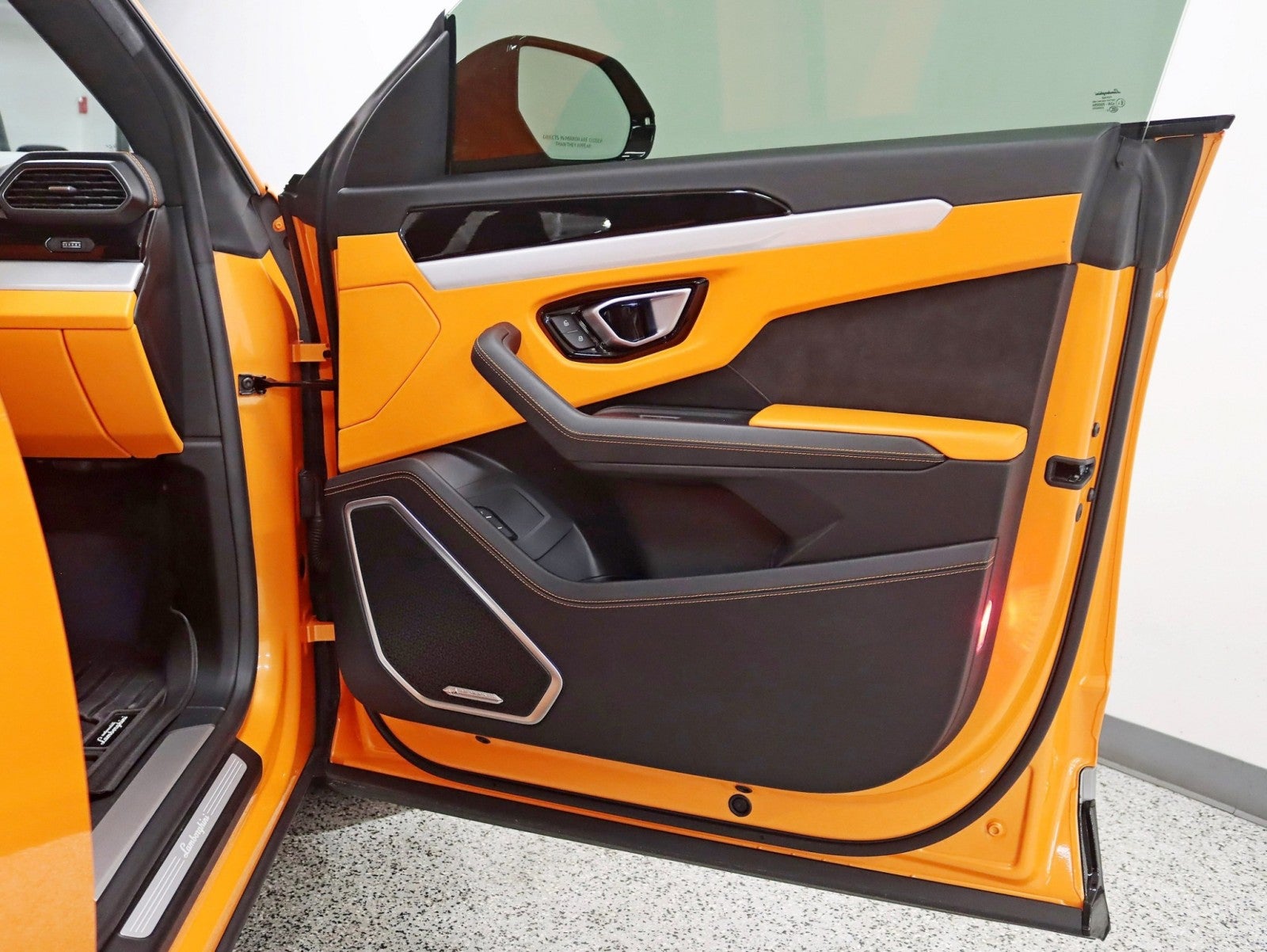 2021 Lamborghini Urus Pearl Capsule Pearl Capsule