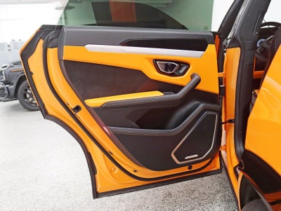 2021 Lamborghini Urus Pearl Capsule Pearl Capsule
