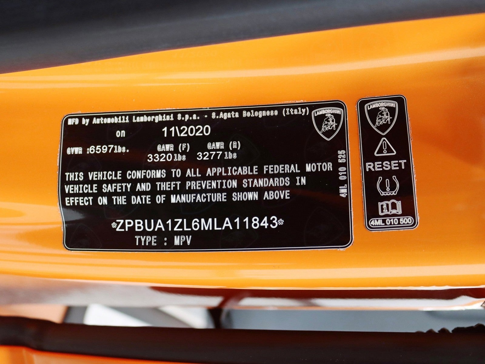 2021 Lamborghini Urus Pearl Capsule Pearl Capsule