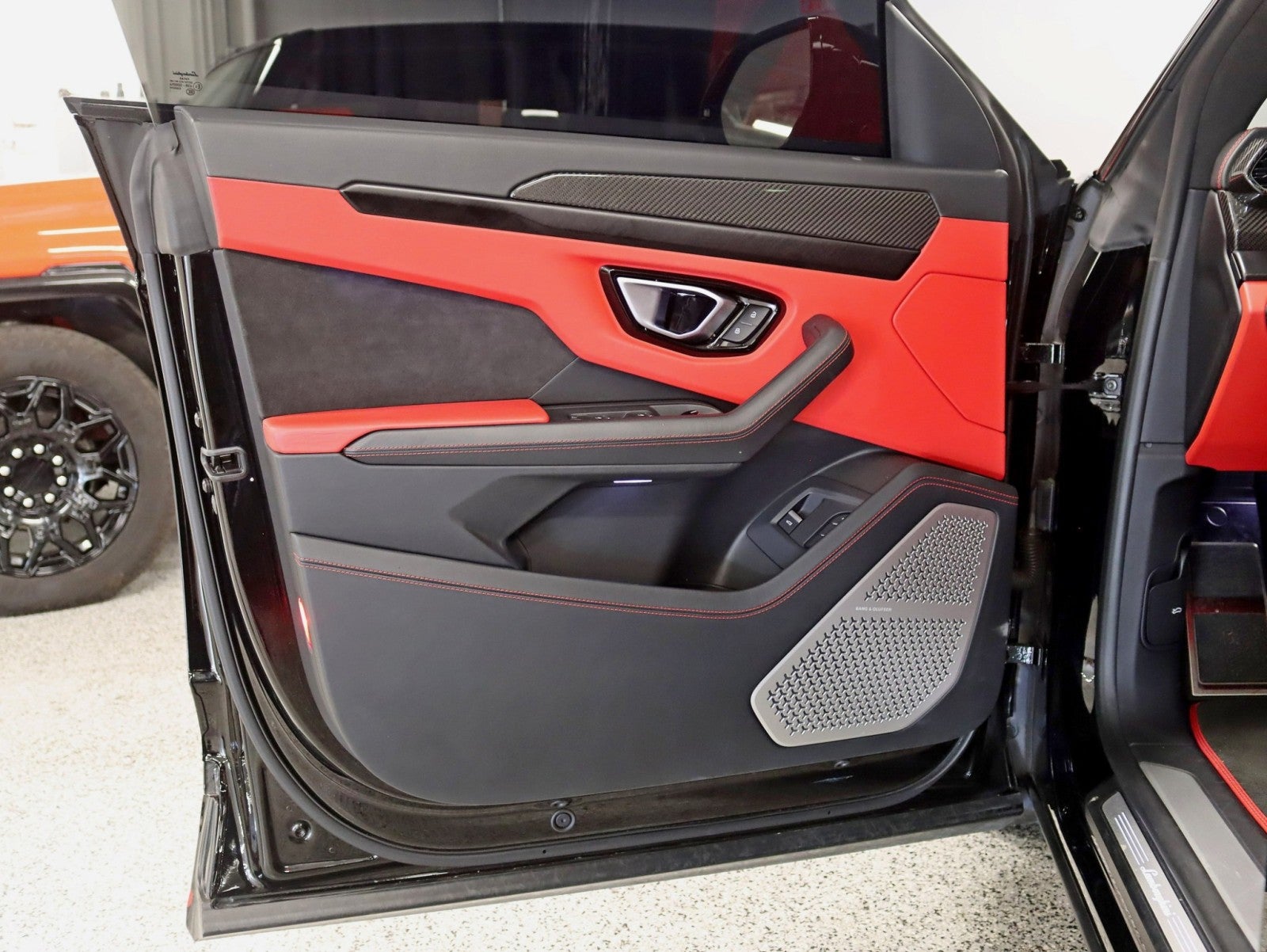 2022 Lamborghini Urus 1016 Carbon Widebody 24in Velos Wheels Rear TV's Custom Stereo Fully Loaded